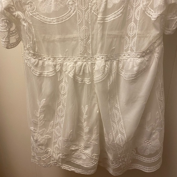 NWT White Sheer Lace Romper Cover Up - Picture 3 of 7